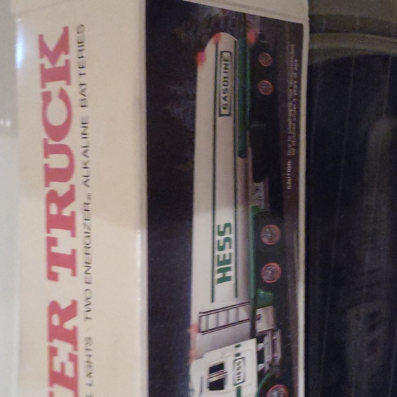 1990 HESS toy tanker truck. Corn backup light alert excellent condition. - Picture 2 of 6